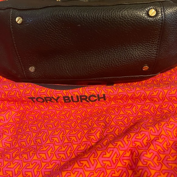 🎉🎉HP🎉🎉🔥TORY BURCH🔥LARGE LEATHER BAG LOVED IN EXCELLENT SHAPE! 🎬FinalCut🎬 - Picture 7 of 8
